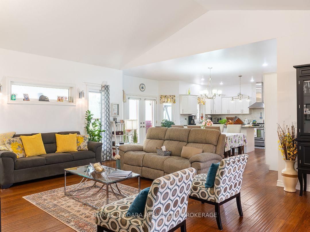 11004 Lakeshore Road • Wainfleet, ON photo 9