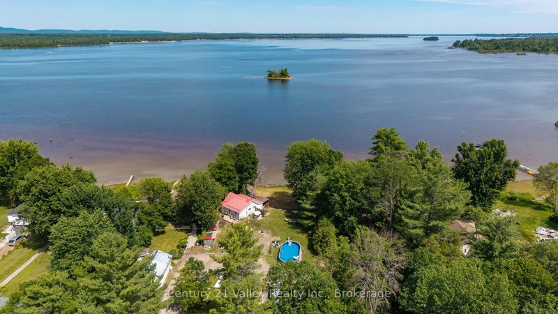 502A MacGregor Bay Trail, Pembroke