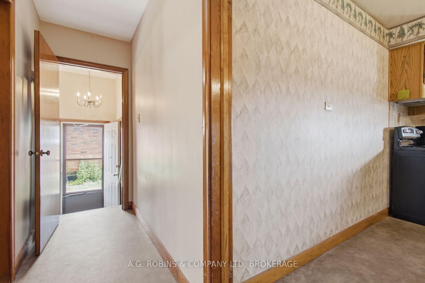 140 Classic Avenue • Welland, ON photo 28