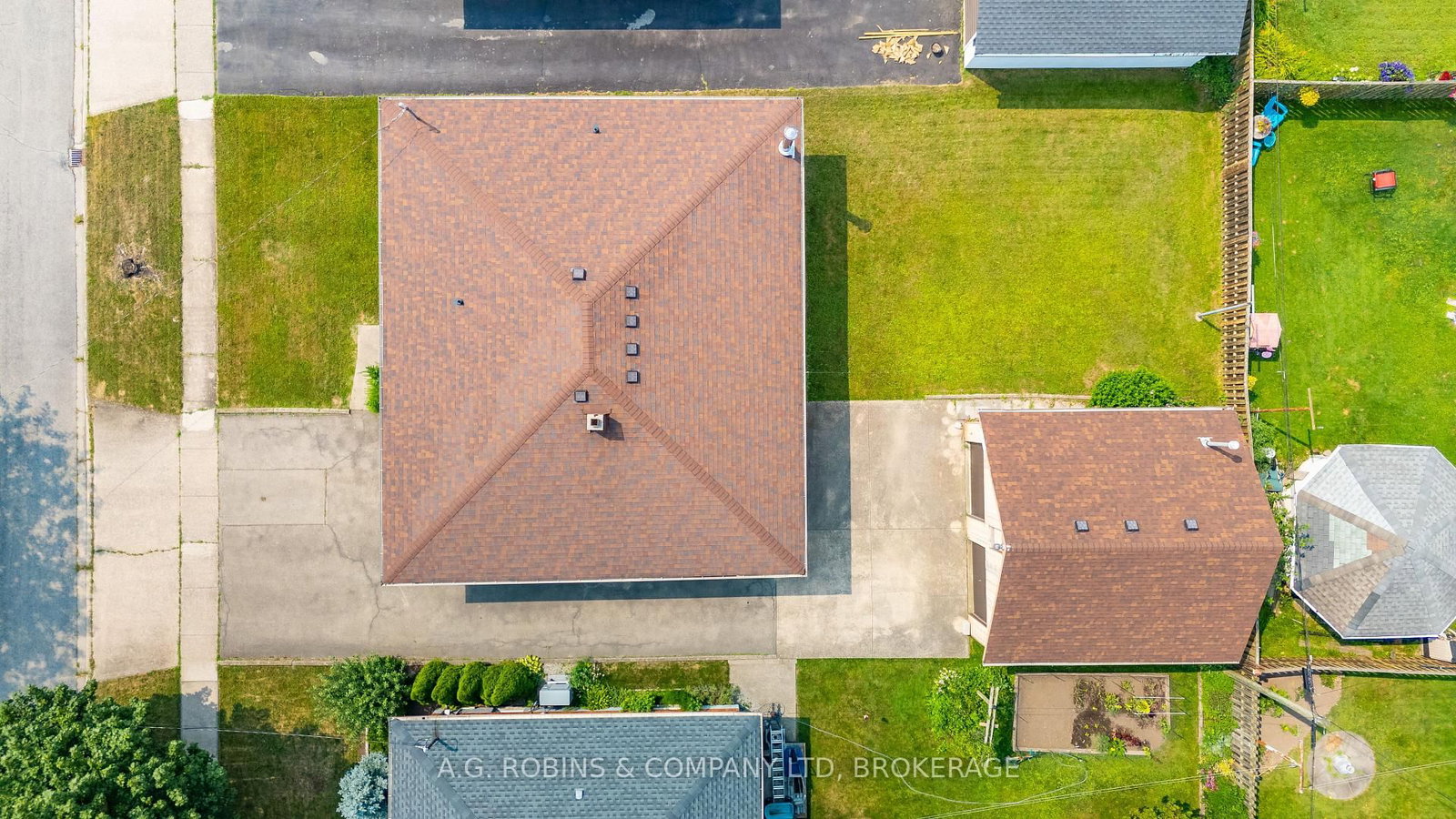140 Classic Avenue • Welland, ON photo 46