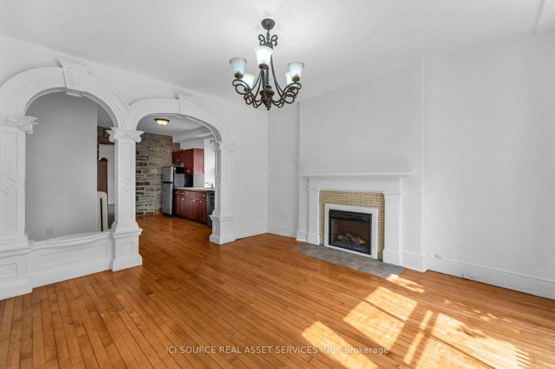 home for lease on Main-23 West Street W