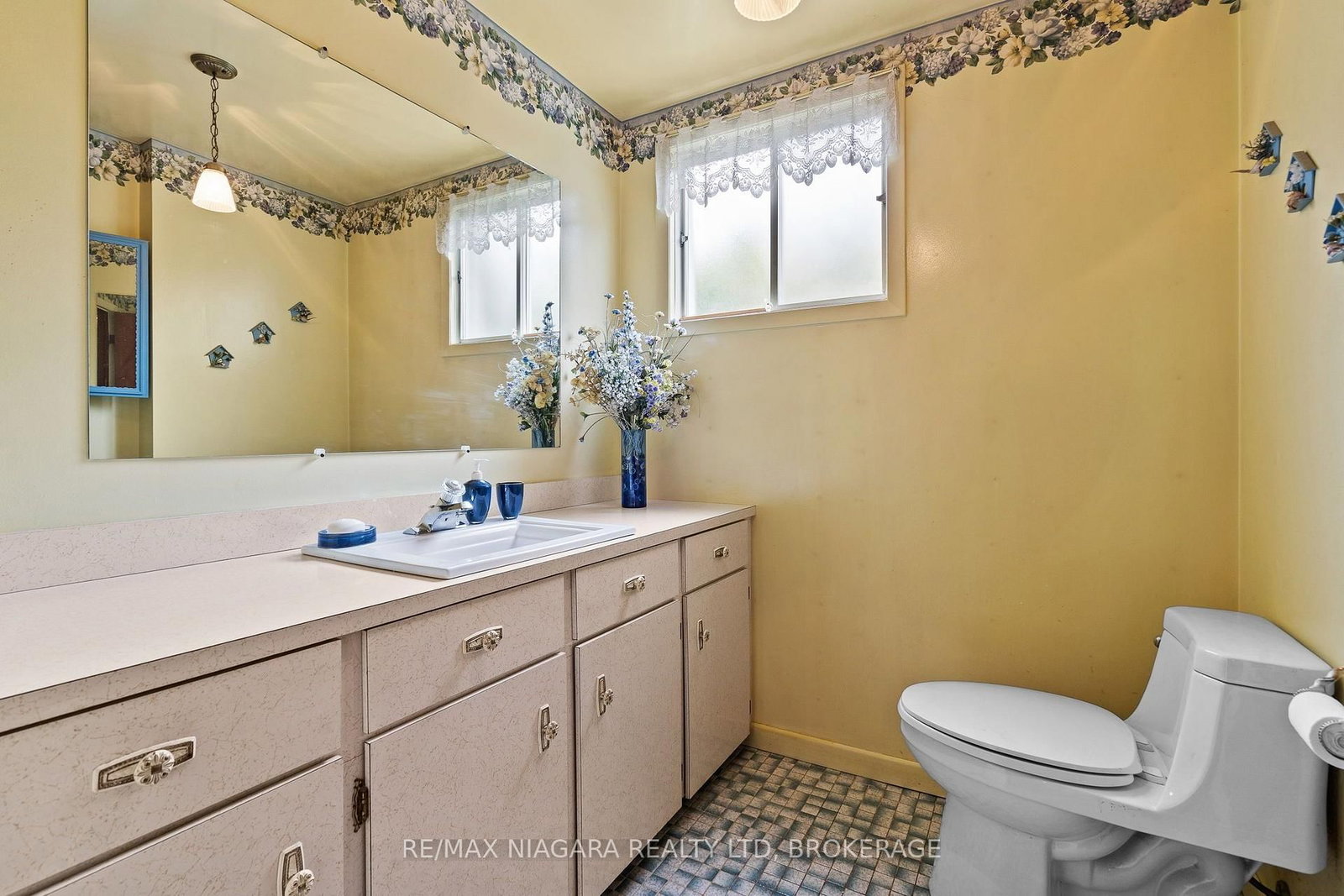 232 S Wallace Avenue • Welland, ON photo 25