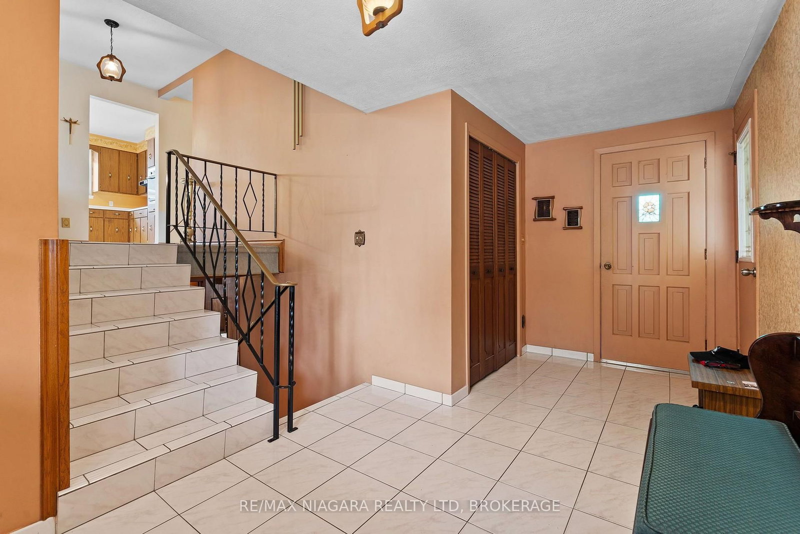 232 S Wallace Avenue • Welland, ON photo 5