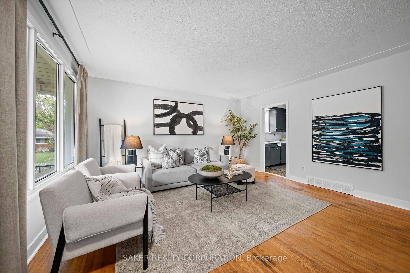 176 Renfro Crescent, London South — photo 5