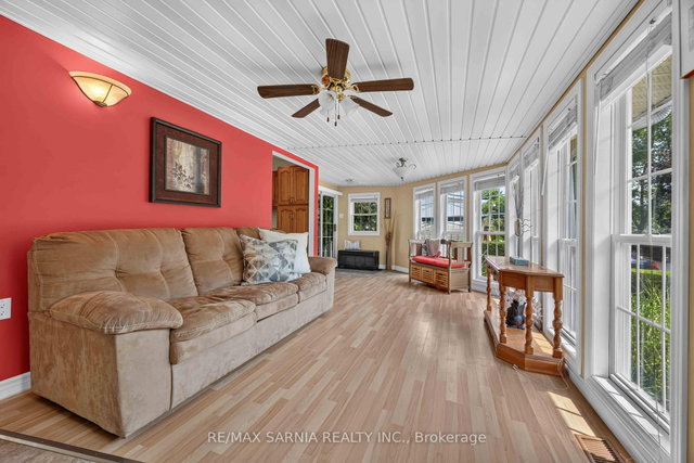 A91 - 4895 Lakeshore Road