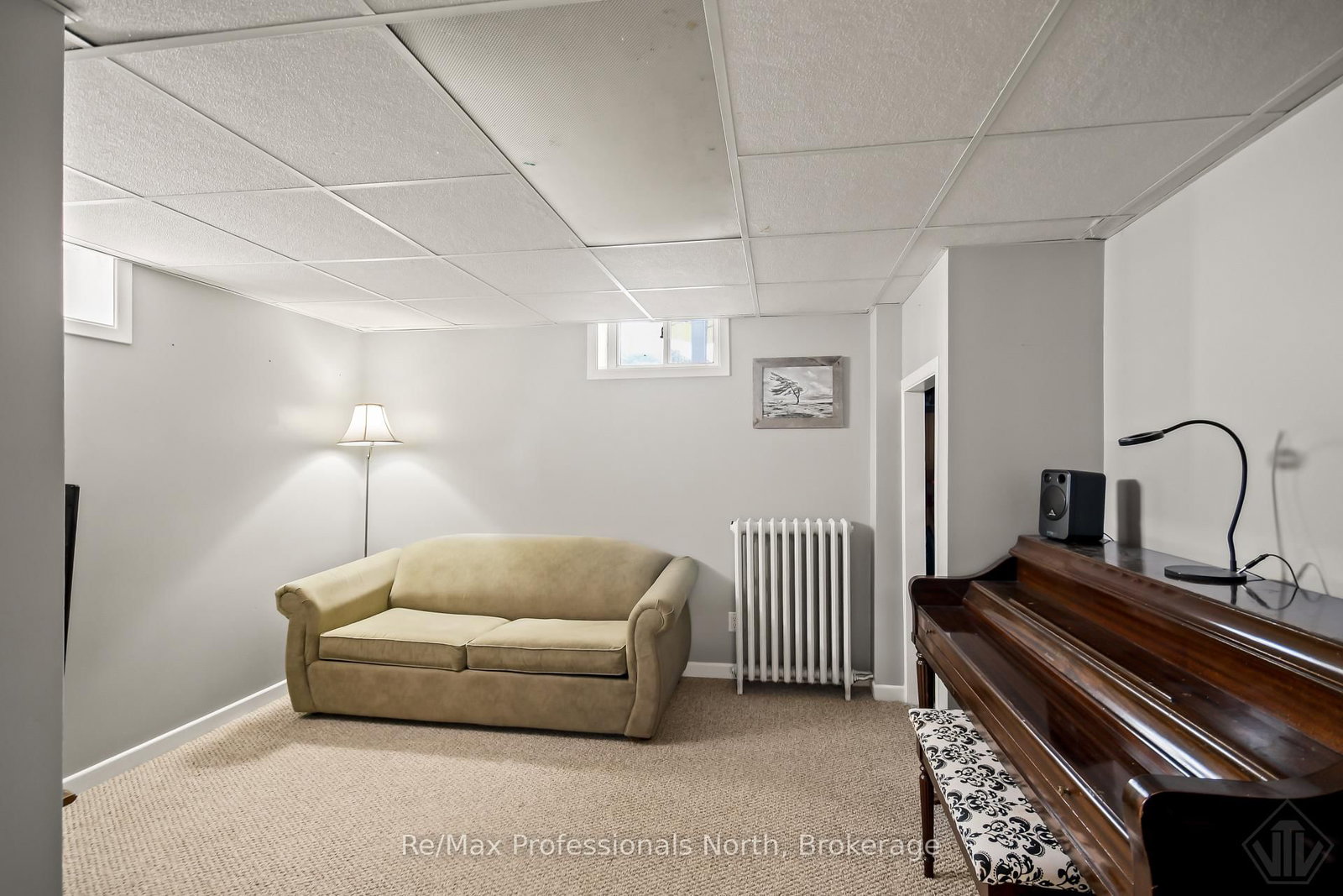695 N John Street • Gravenhurst, ON photo 32