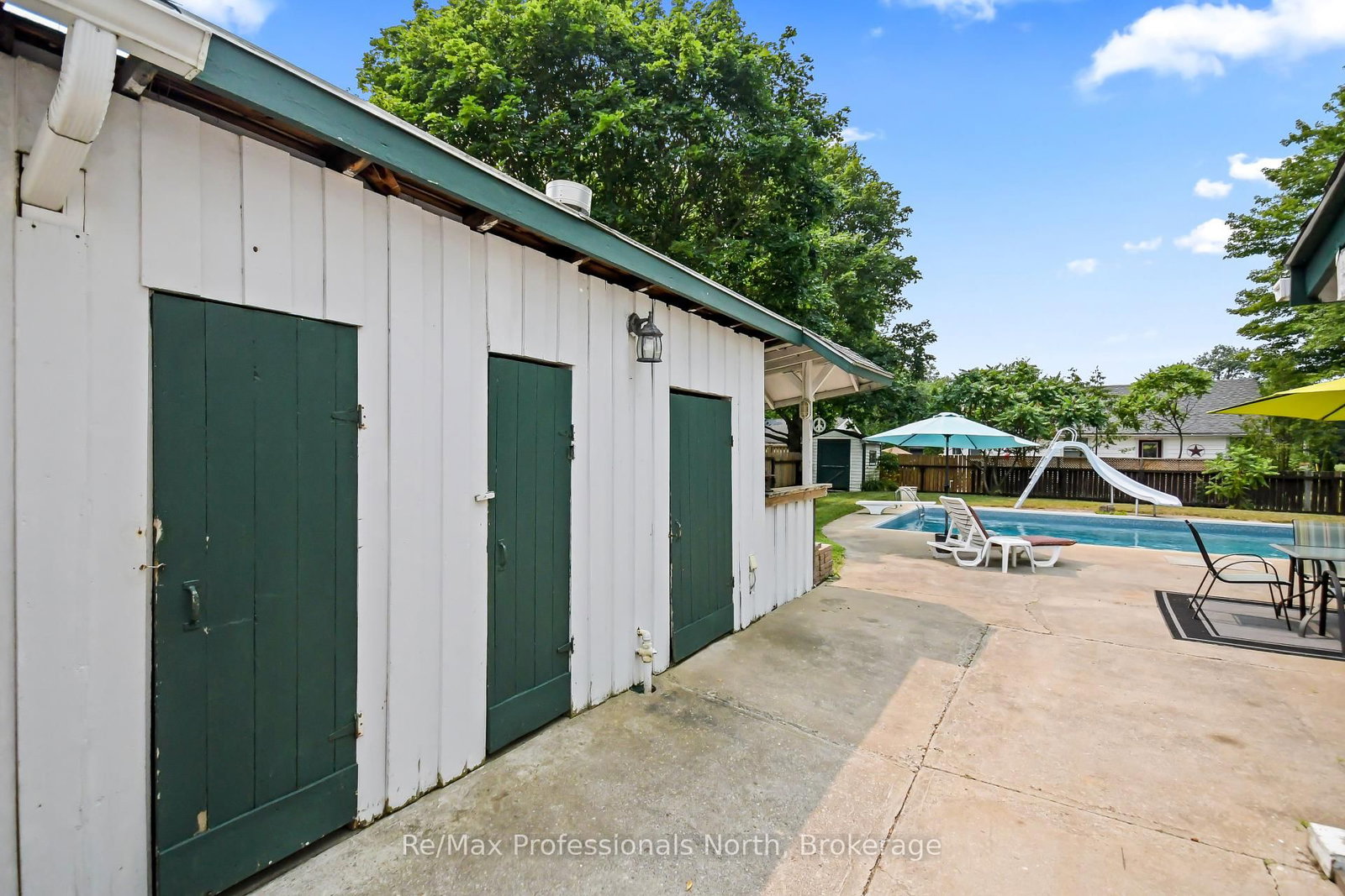 695 N John Street • Gravenhurst, ON photo 4