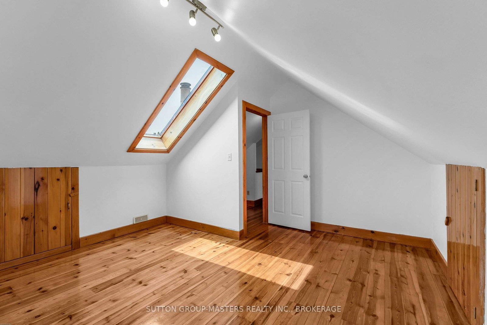 1062 Montreal Street • Kingston, ON photo 26