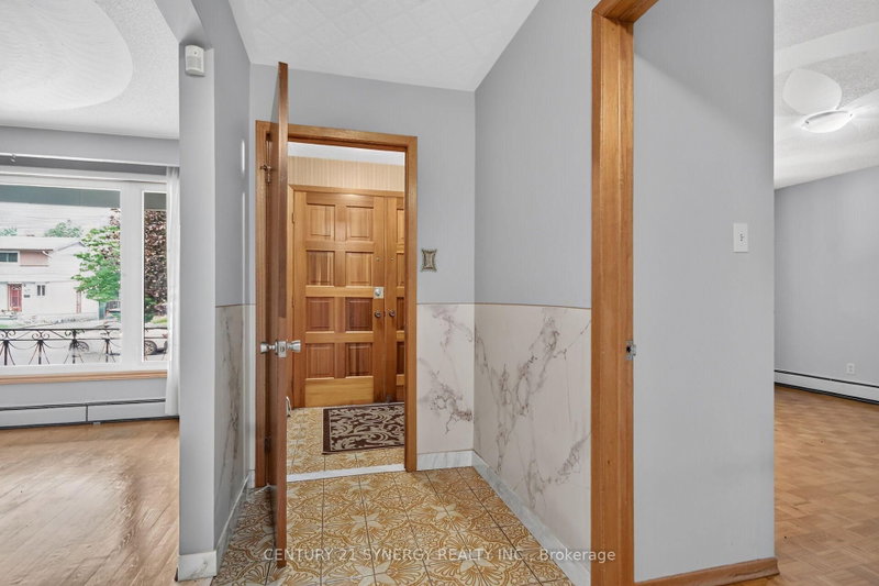 974 Greenbriar Avenue