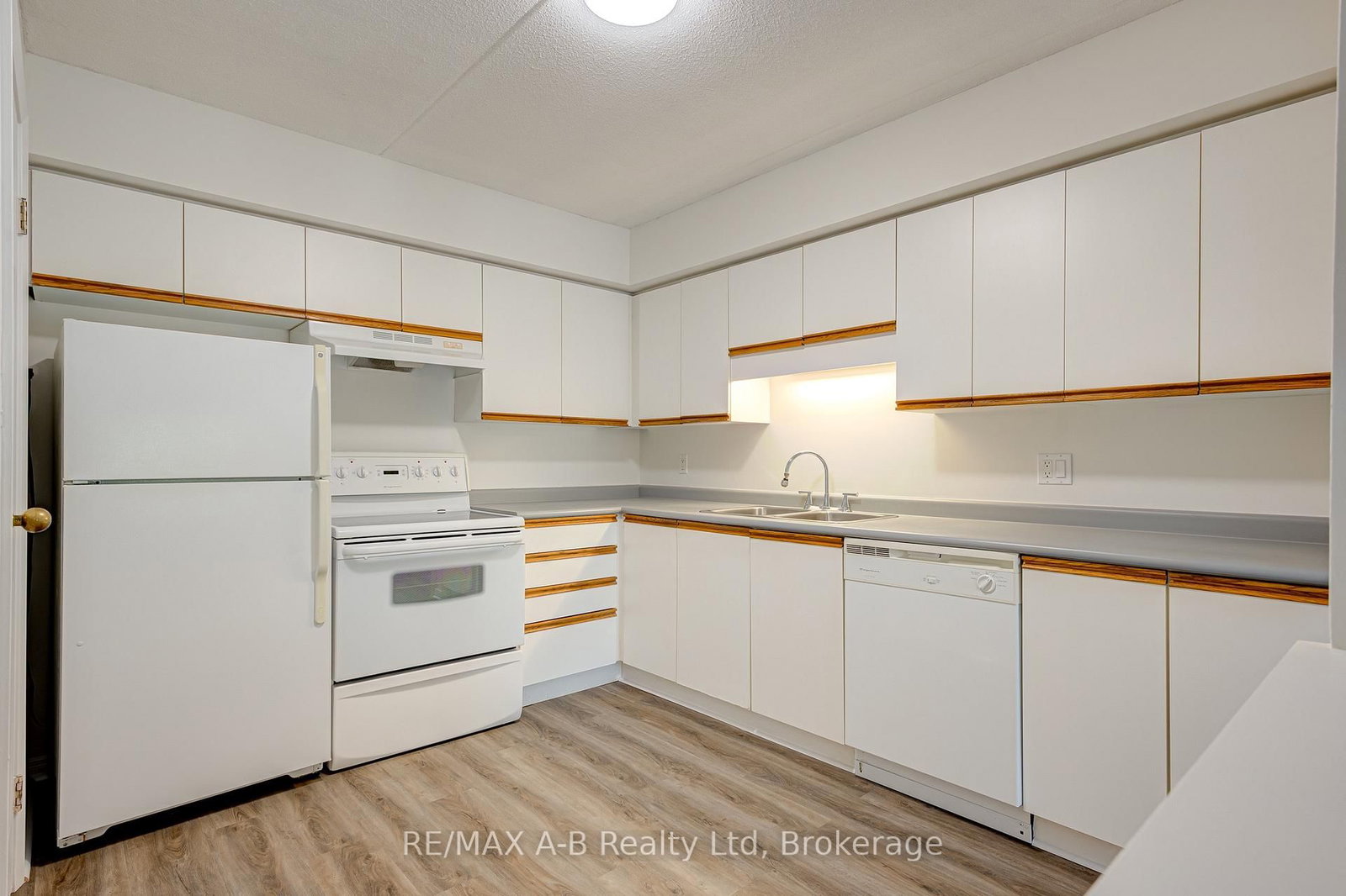 50 Campbell Court • #106 • Stratford, ON photo 13