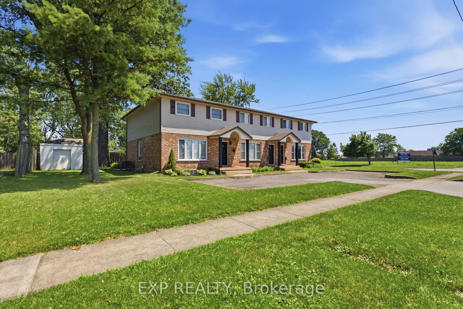 7226 Alex Avenue • Niagara Falls, ON photo 2