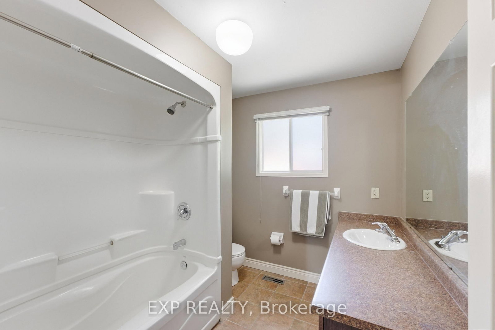 7226 Alex Avenue • Niagara Falls, ON photo 24