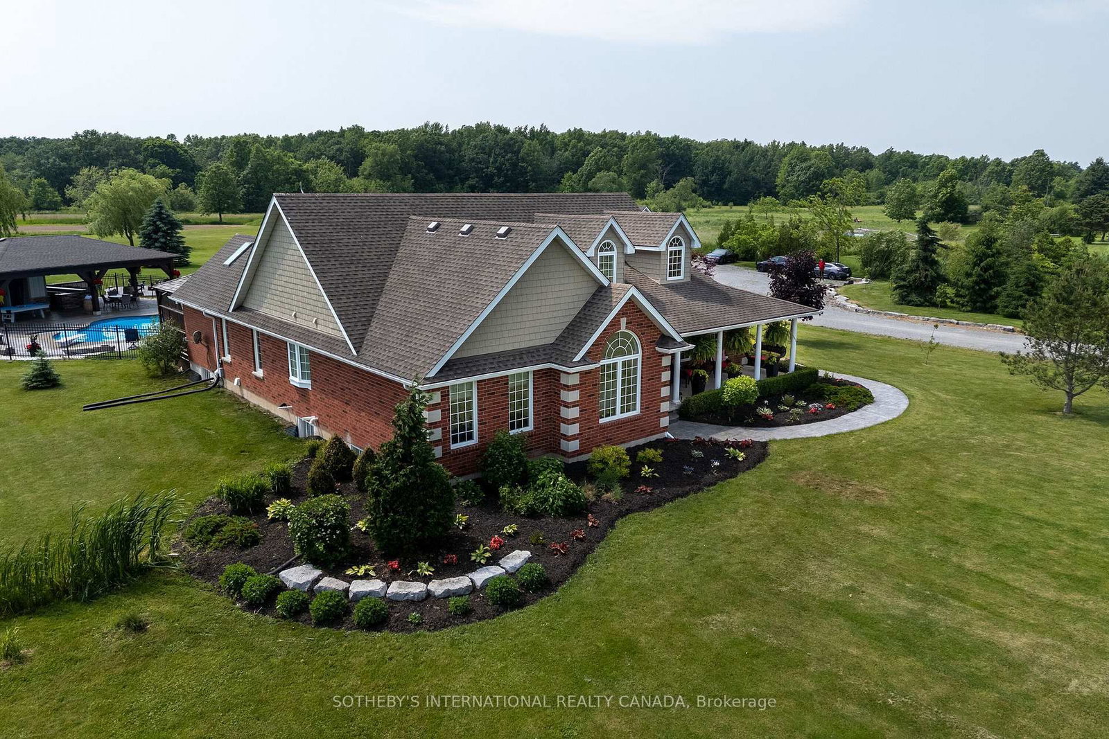 551 Darby Road • Welland, ON photo 4