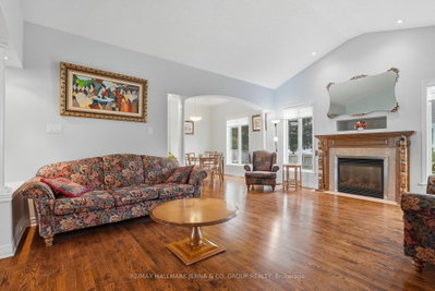 15 Baywood Drive • Ottawa, ON photo 8