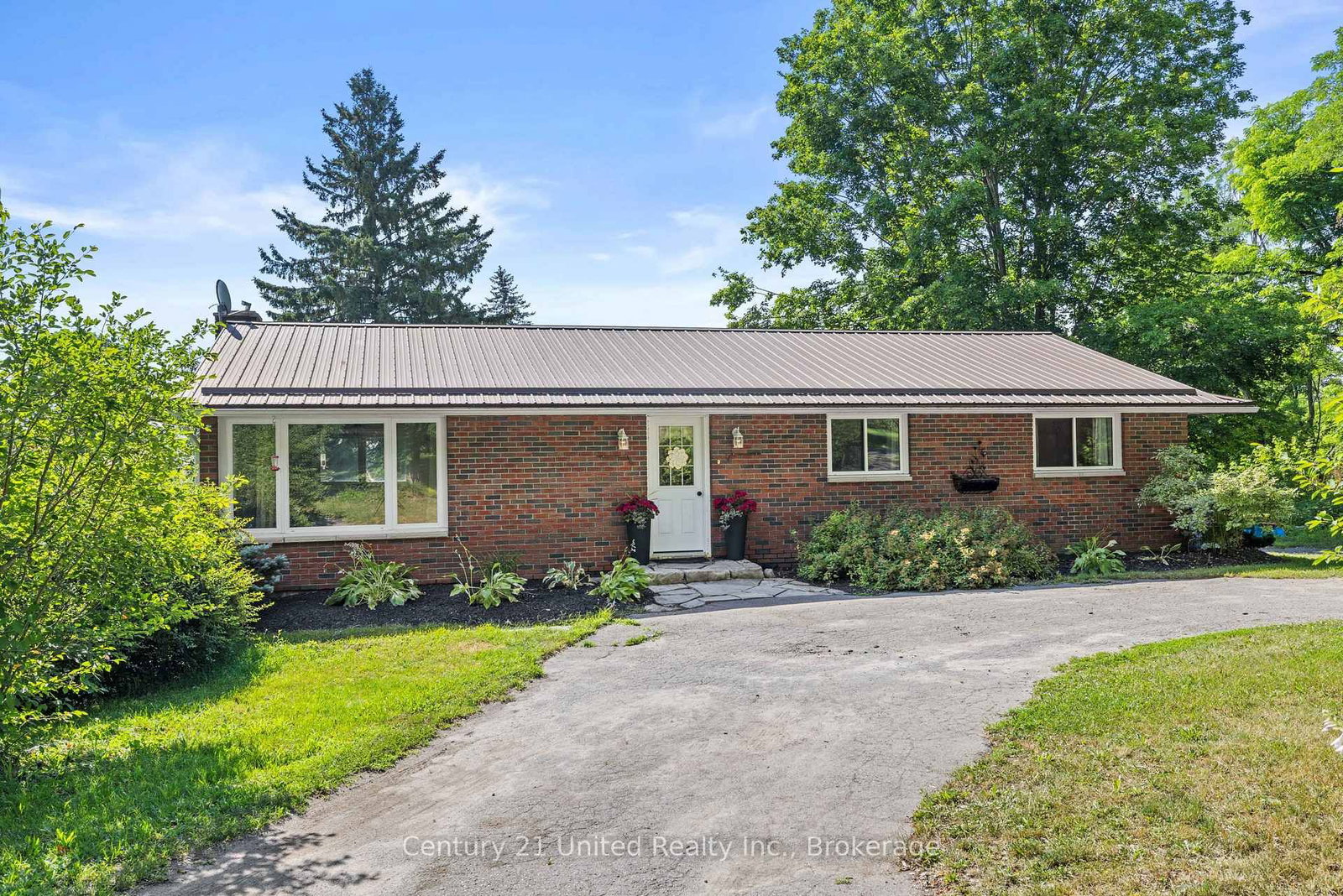 200 W Front Street • Trent Hills, ON photo 2
