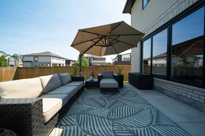 2084 Tyson Walk • London South, ON photo 9