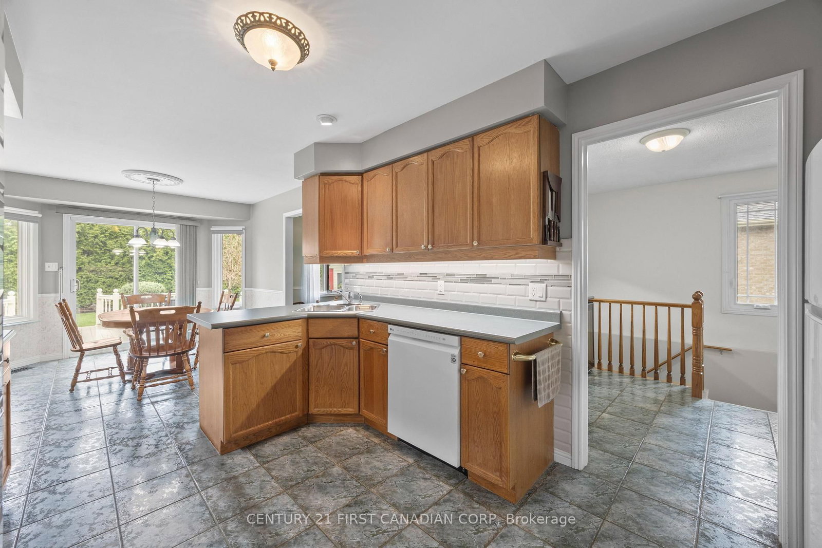 7069 Diane Crescent • London South, ON photo 15