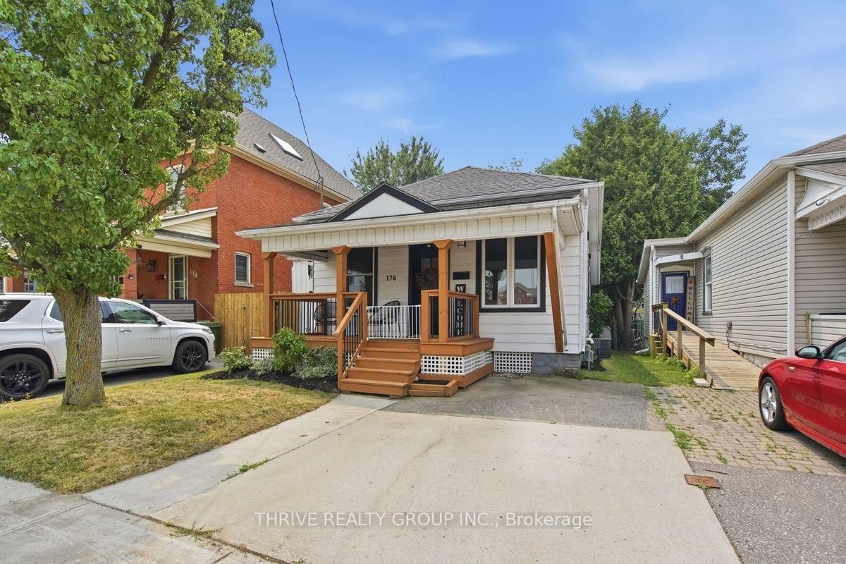 176 Centre Street • St. Thomas, ON photo 2