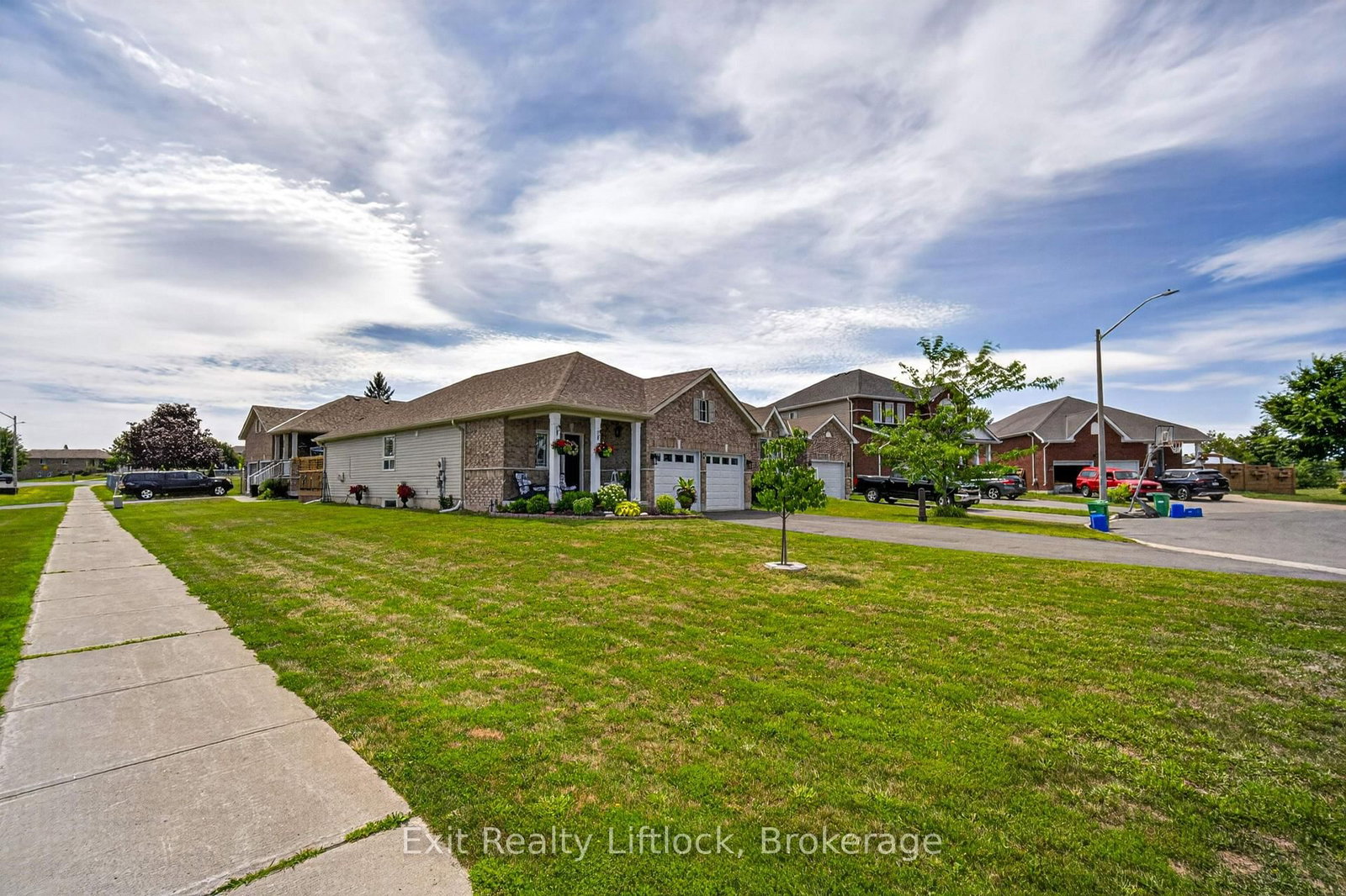 1 Mcgregor Court • Peterborough, ON photo 2