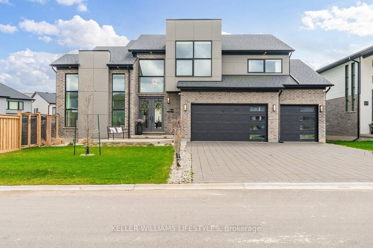 21 Locky Lane • Middlesex Centre, ON photo 2