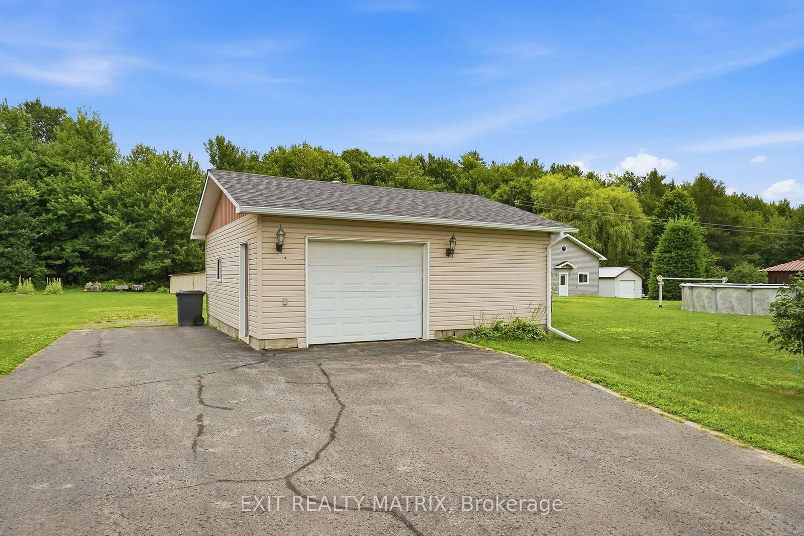 563 Lajeunesse Road • Alfred and Plantagenet, ON photo 29