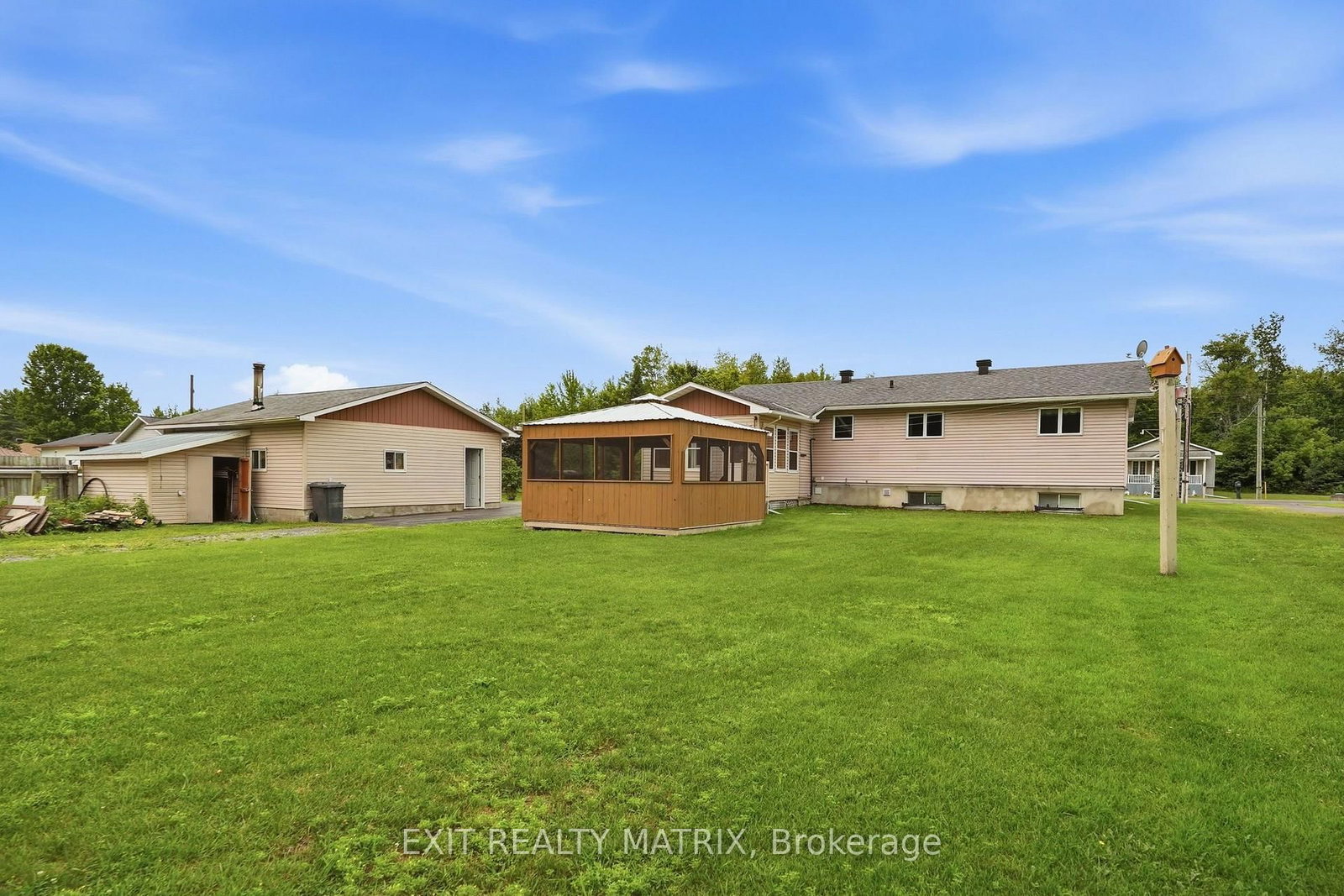 563 Lajeunesse Road • Alfred and Plantagenet, ON photo 31