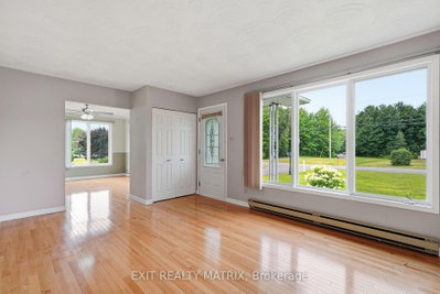 563 Lajeunesse Road • Alfred and Plantagenet, ON photo 5