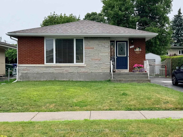 785 Sandfield Crescent