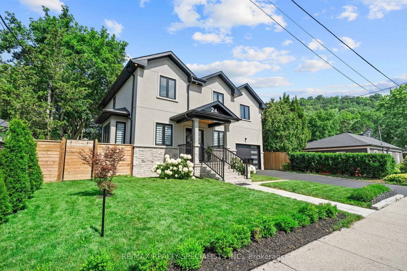 24 Peel Street N