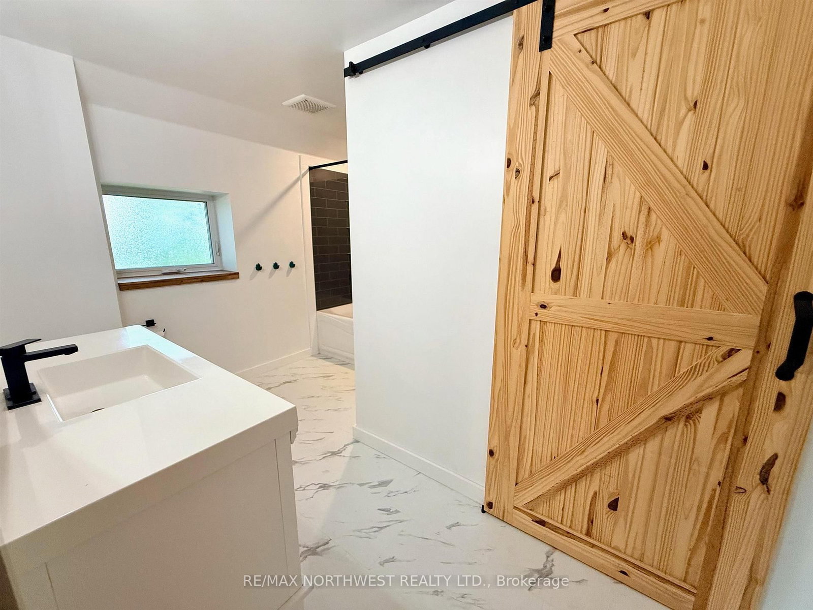 715 St Clair • Kenora, ON photo 18