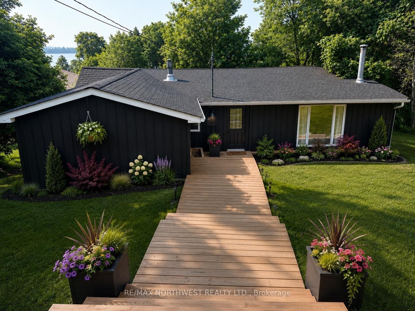 715 St Clair • Kenora, ON photo 2