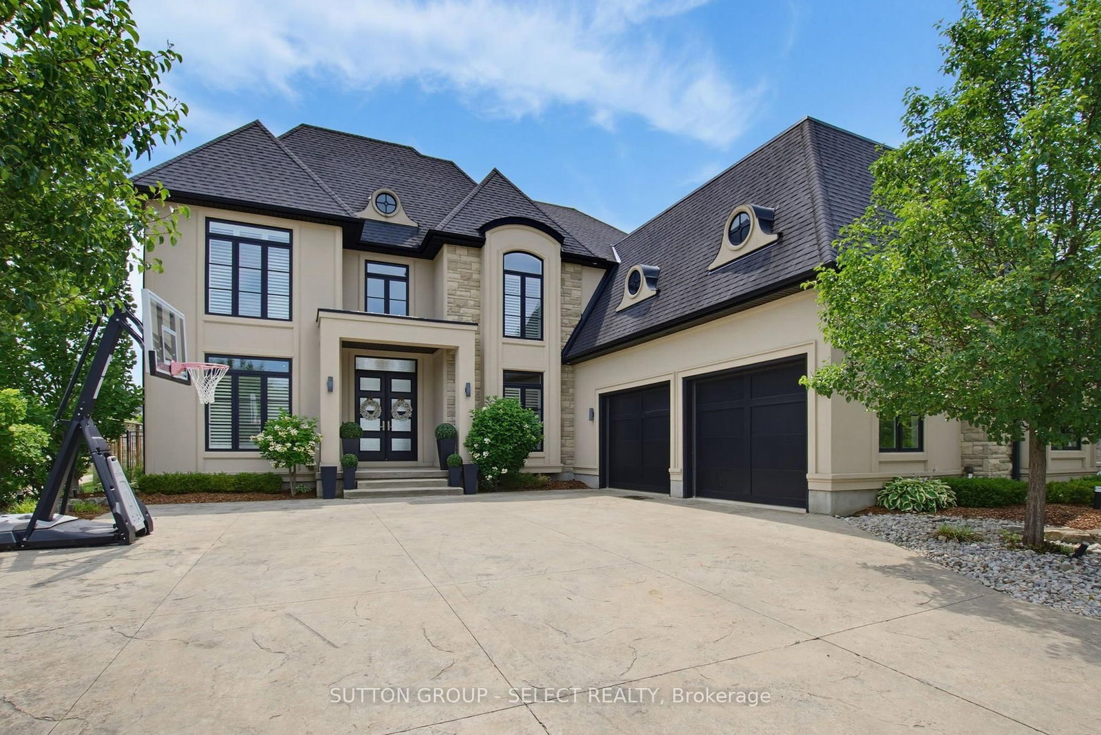 2303 Waterside Court, London North