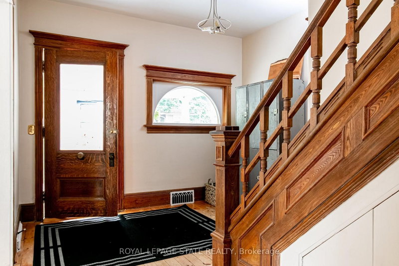 90 Victoria St photo 4