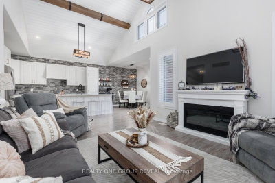 208 Strachan Street — photo 4