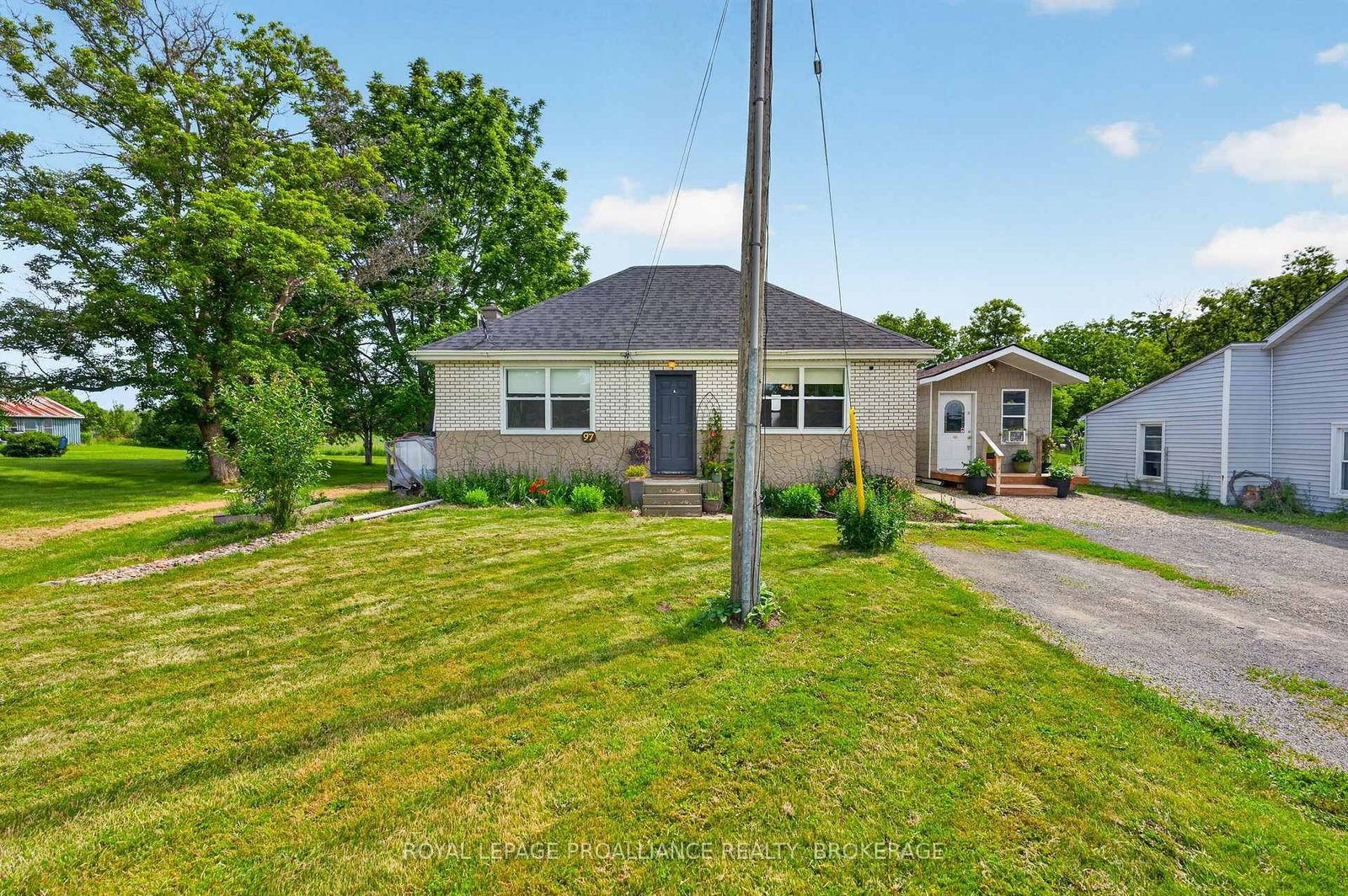 95 & 97 County Road 4 • Bath, ON photo 2