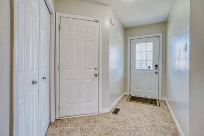 89 Mctaggart Court — photo 4