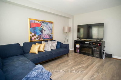 153 English Lane • Brantford, ON photo 8