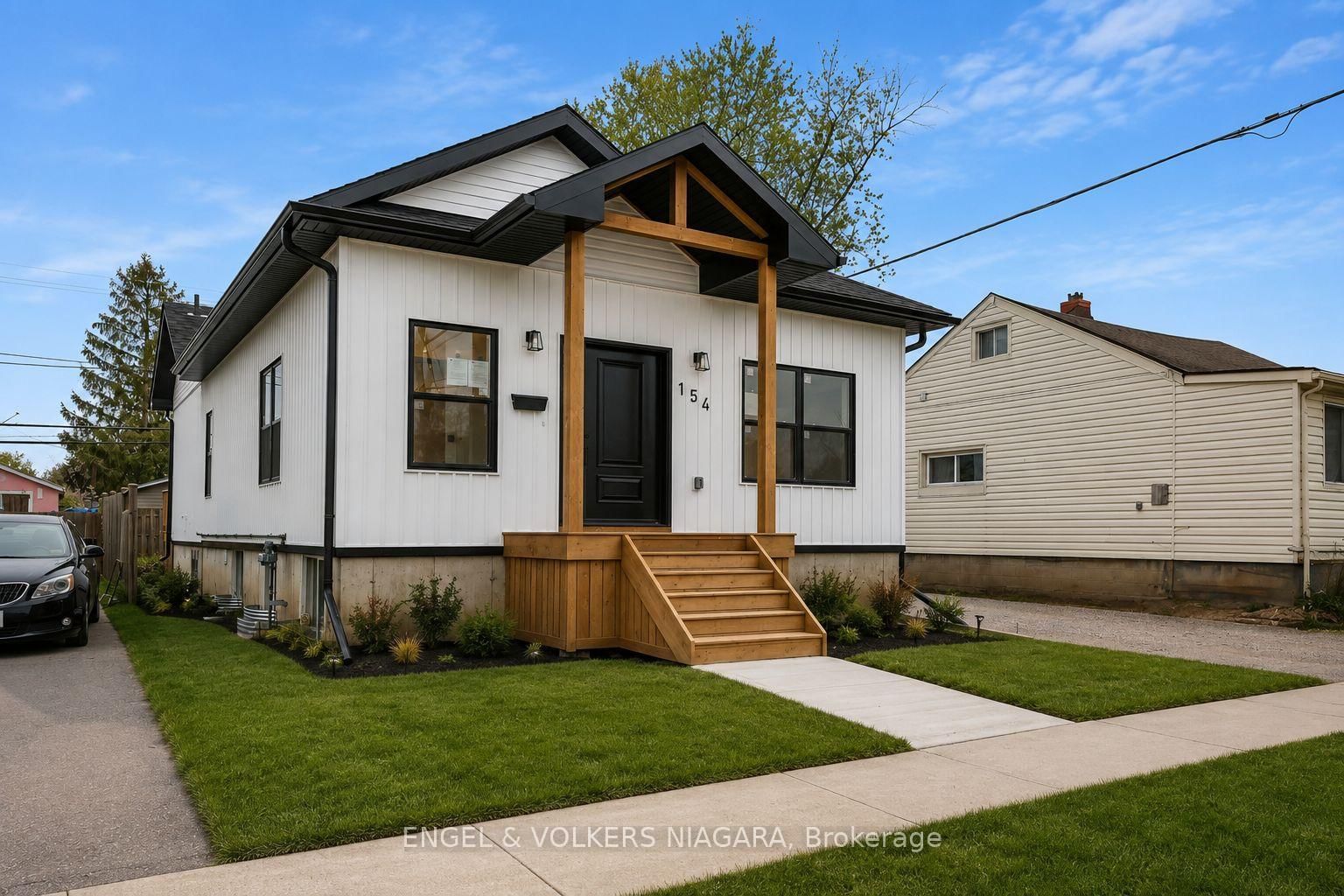 154 Roosevelt Avenue • Welland, ON photo 1