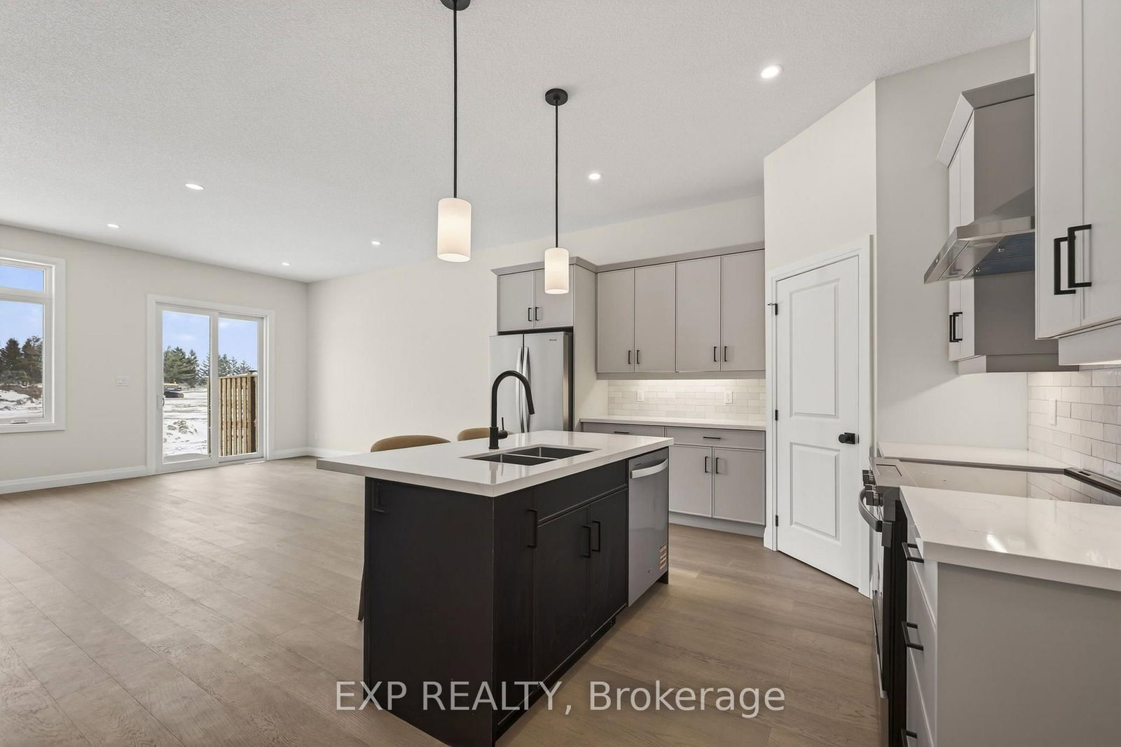 24 Dearing Drive • South Huron, ON photo 11