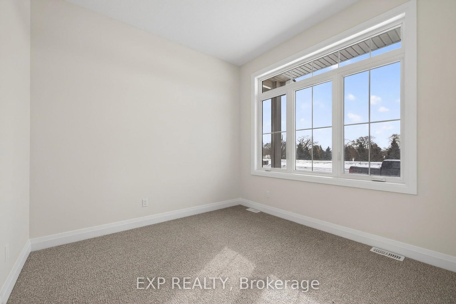 24 Dearing Drive • South Huron, ON photo 4