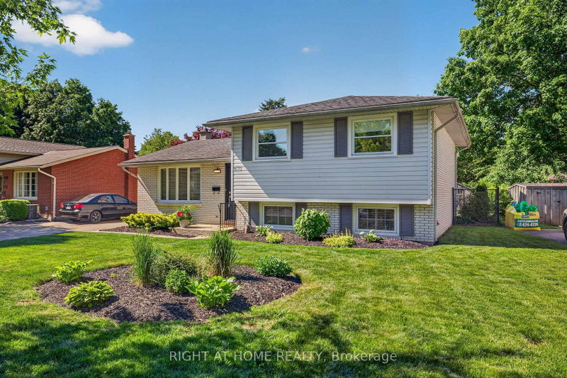 670 Glengyle Crescent