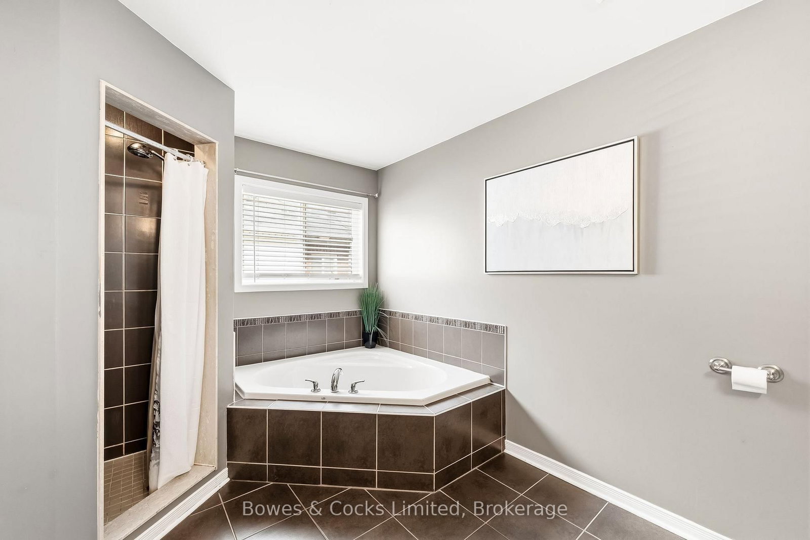 700 Tully Crescent • Peterborough, ON photo 28