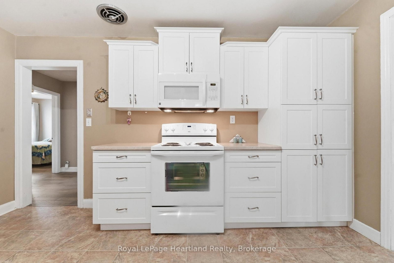 175 BROCK Street • Goderich, ON photo 11