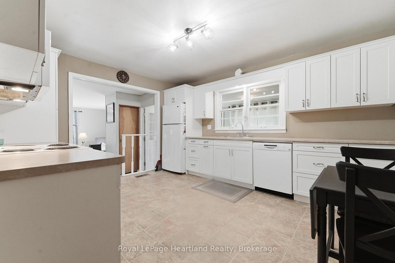 175 BROCK Street • Goderich, ON photo 8