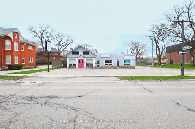 Unit 3 — 123 Waterloo Street S, Stratford