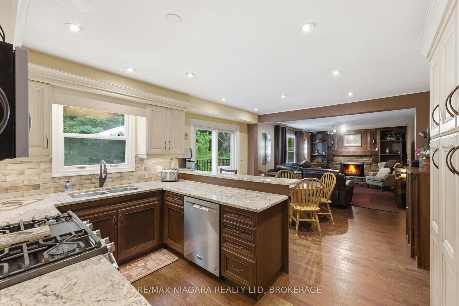 9 Beechnut Court • Pelham, ON photo 10