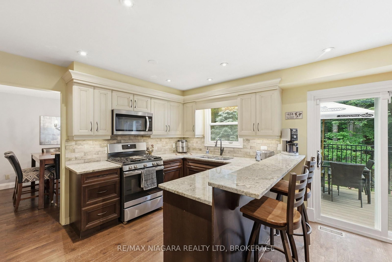 9 Beechnut Court • Pelham, ON photo 12