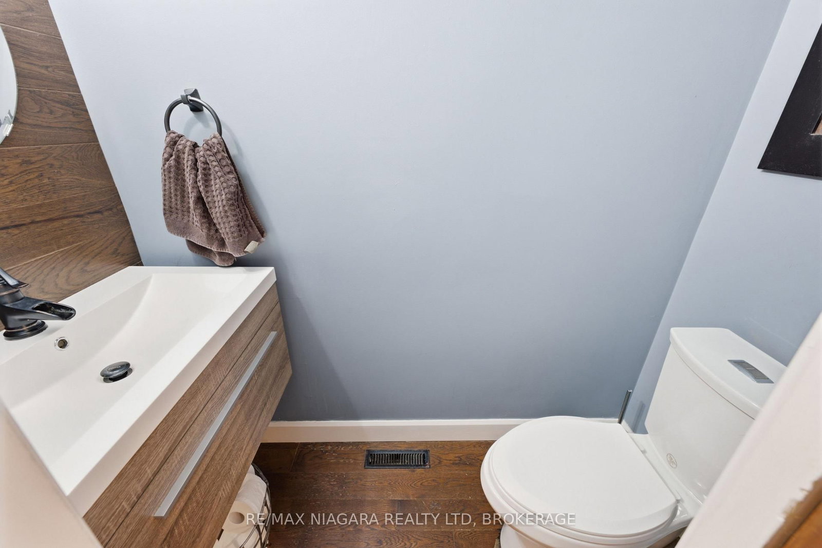 9 Beechnut Court • Pelham, ON photo 18