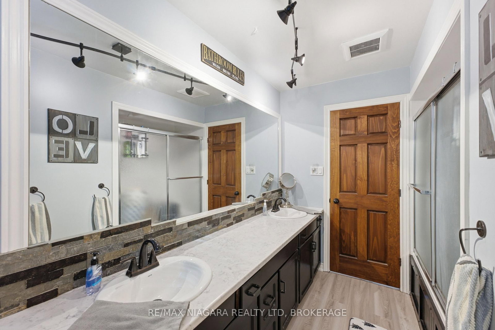 9 Beechnut Court • Pelham, ON photo 19