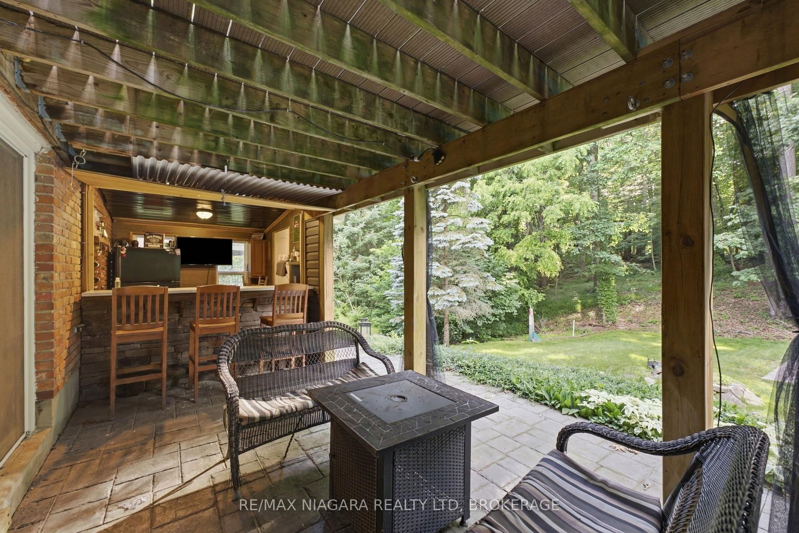 9 Beechnut Court • Pelham, ON photo 43